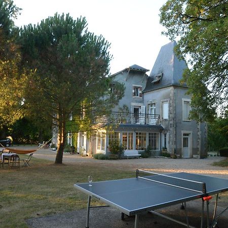 Bed and Breakfast Domaine De Treuillaud Villers-les-Ormes Exterior foto