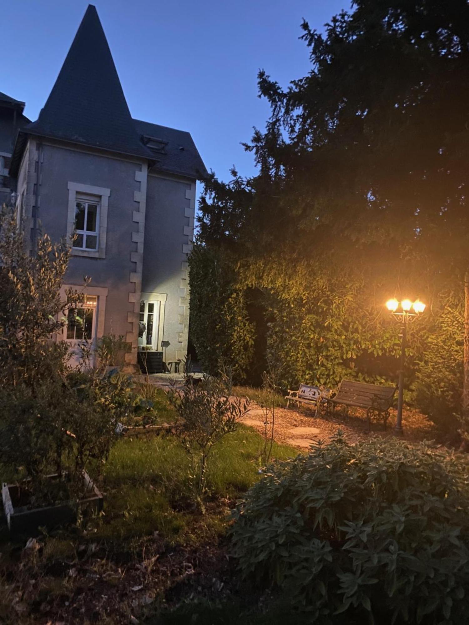 Bed and Breakfast Domaine De Treuillaud Villers-les-Ormes Exterior foto