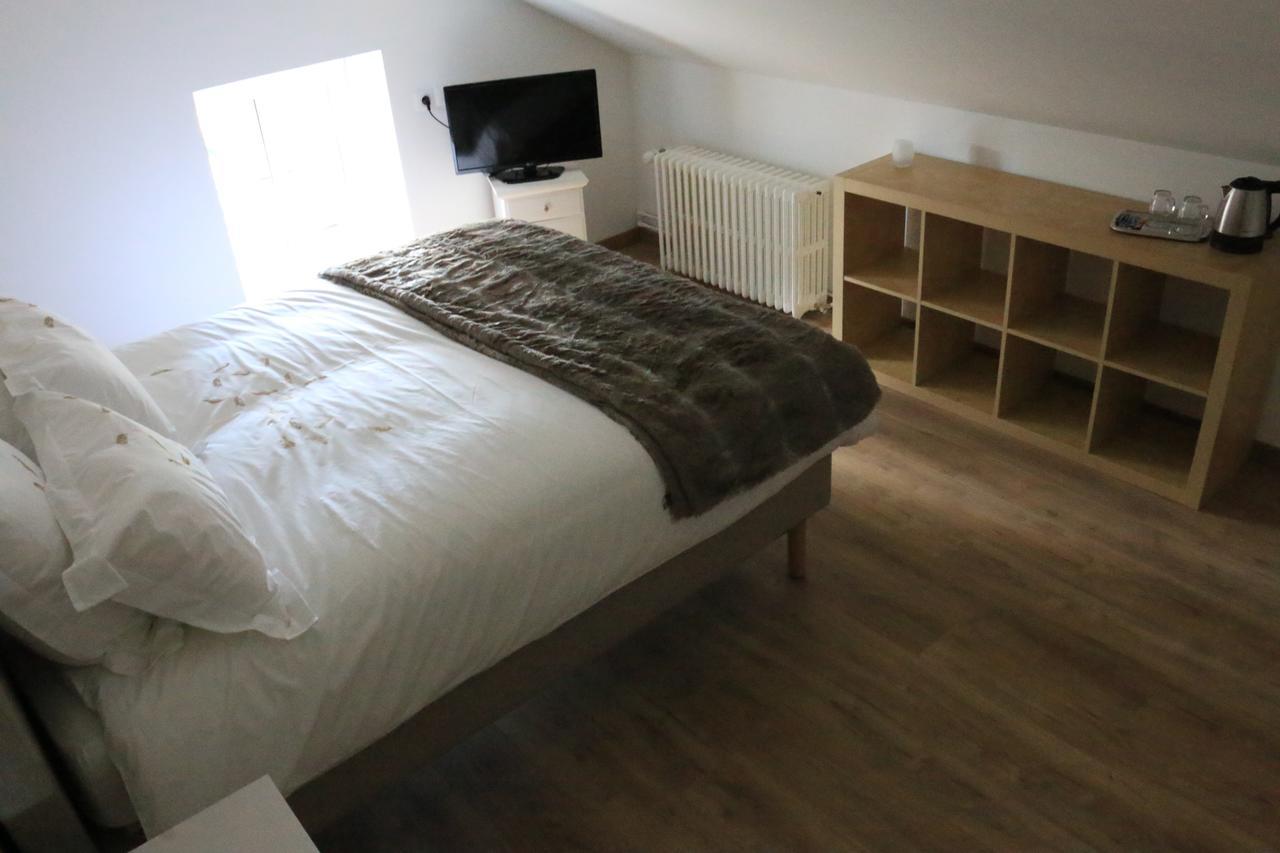 Bed and Breakfast Domaine De Treuillaud Villers-les-Ormes Exterior foto