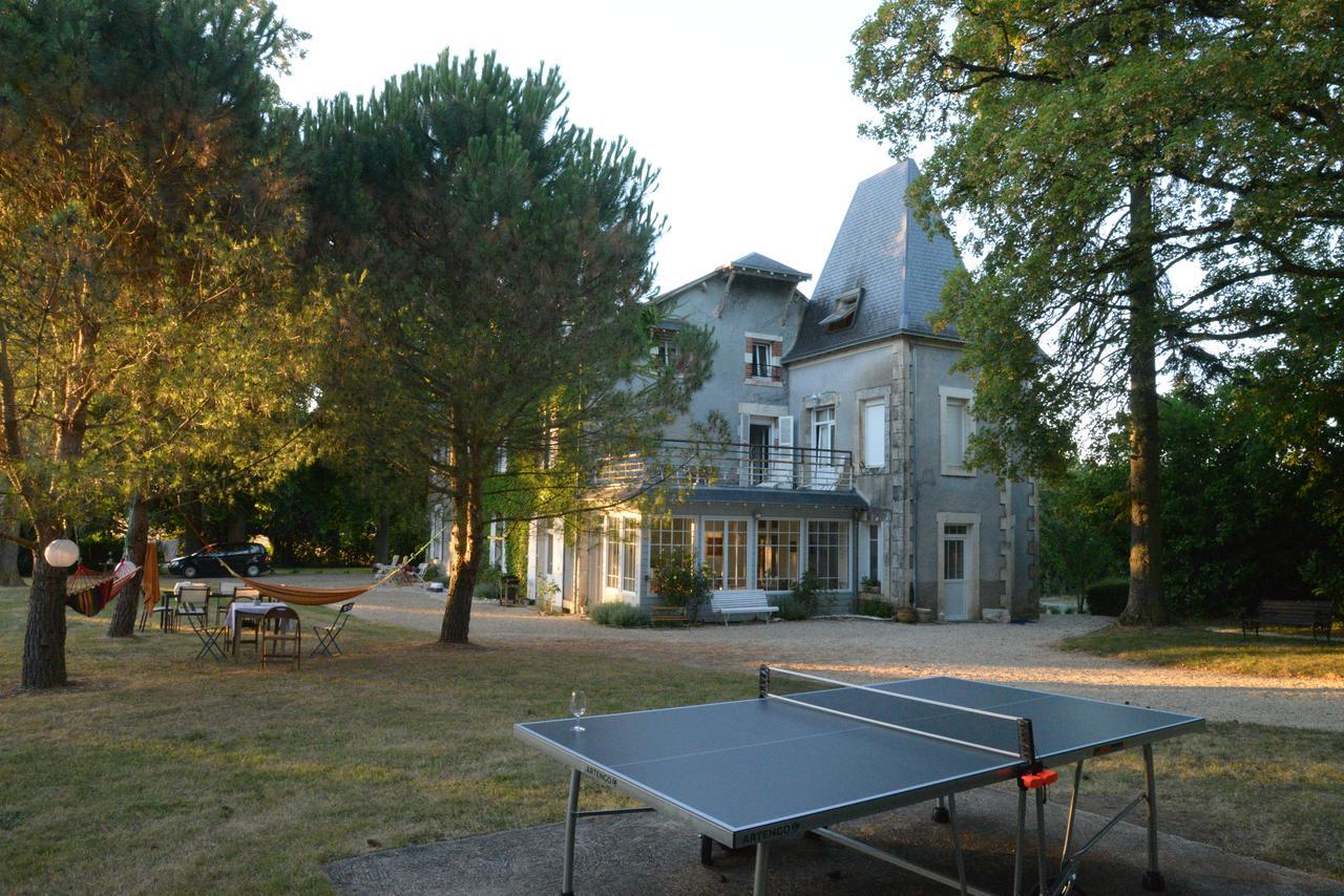 Bed and Breakfast Domaine De Treuillaud Villers-les-Ormes Exterior foto