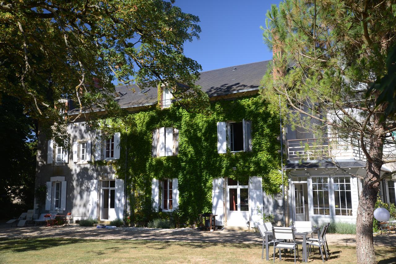 Bed and Breakfast Domaine De Treuillaud Villers-les-Ormes Exterior foto