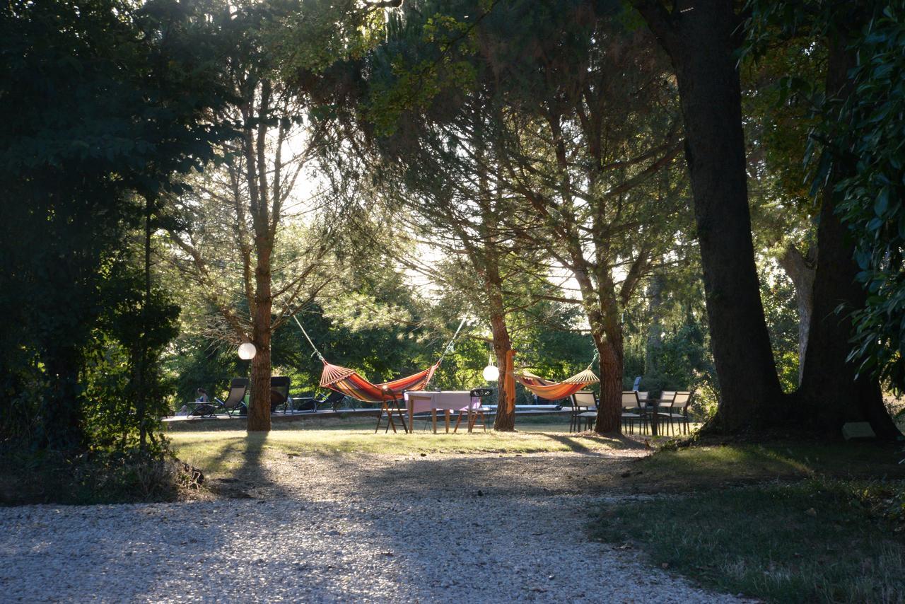 Bed and Breakfast Domaine De Treuillaud Villers-les-Ormes Exterior foto